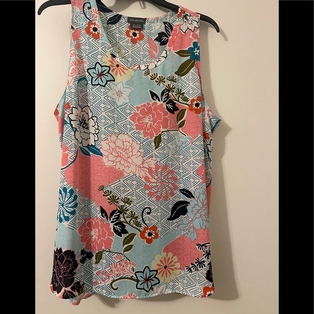 Women’s floral top size XLarge like new